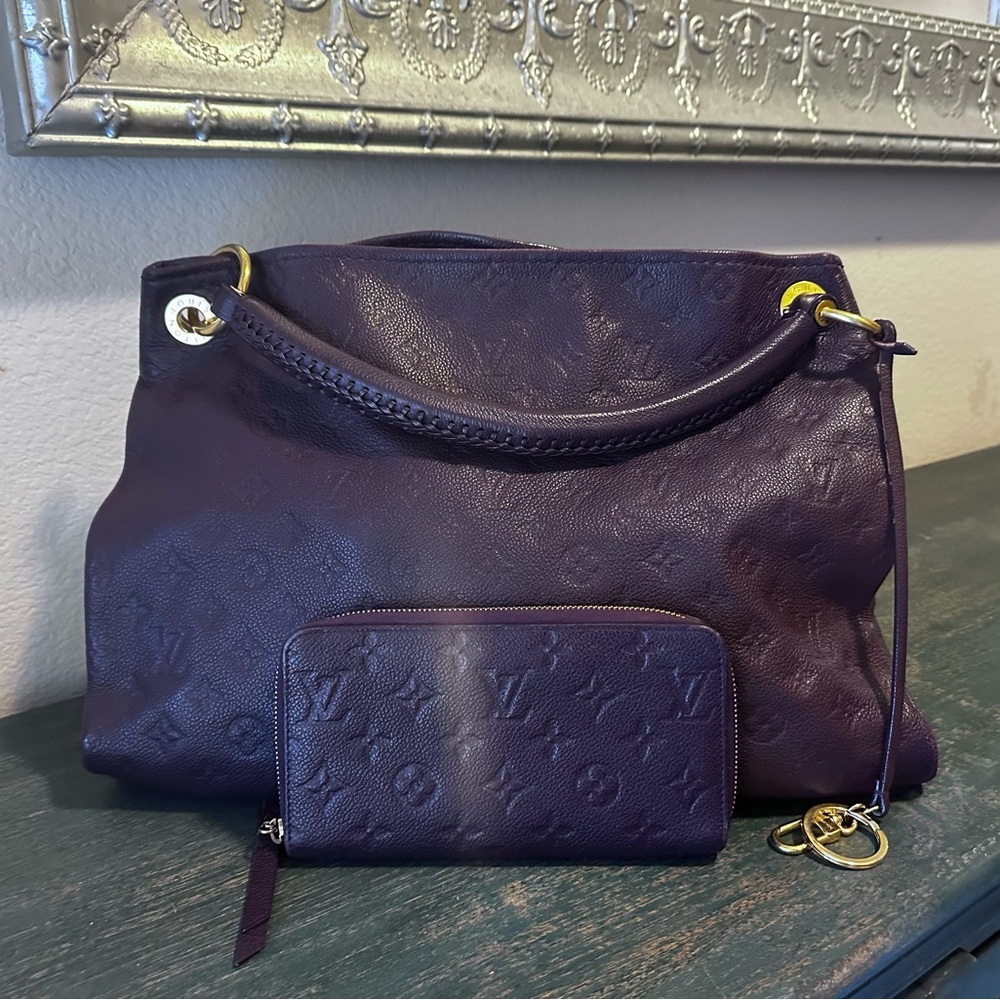 ❌NOT FOR SALE❌ Louis Vuitton Artsy MM and matching Zippy